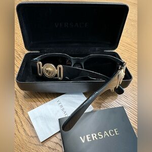 Versace Medusa biggie sunglasses AUTHENTIC/USED CONDITION
